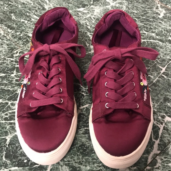 EUC MAROON RED SATIN EMBROIDERED SNEAKERS SIZE 6 - Picture 3 of 8